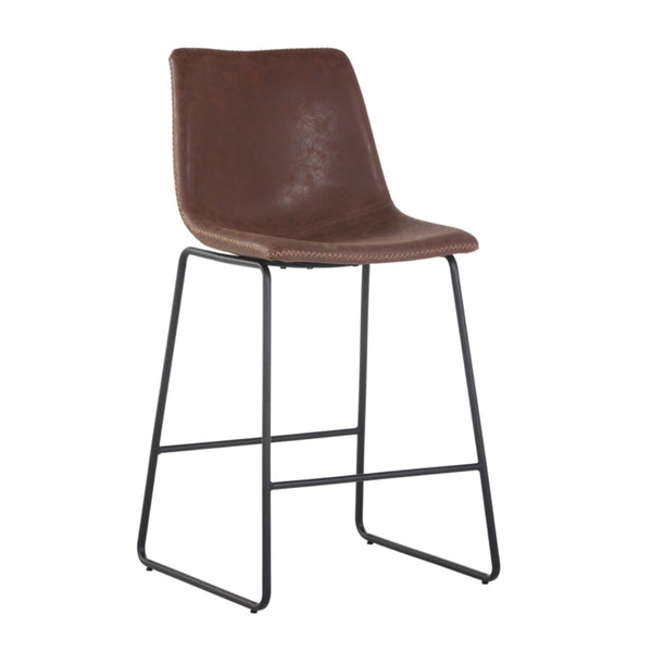 Le tabouret de comptoir Carl en cuir brun présente un style confortable Midcentury et a un design compact par Maillé Style (Érik Maillé)