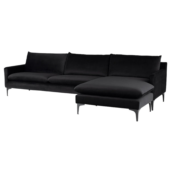 Sofa sectionnel ANDERS, canapé en angle en velours noir avec des pieds noir mat par Maillé Style (Érik Maillé)