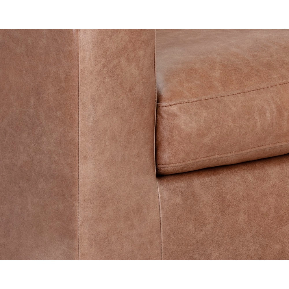 Sofa Bay, canapé en cuir brun véritable pour un design classique avec une touche contemporaine par Maillé Style (Érik Maillé)