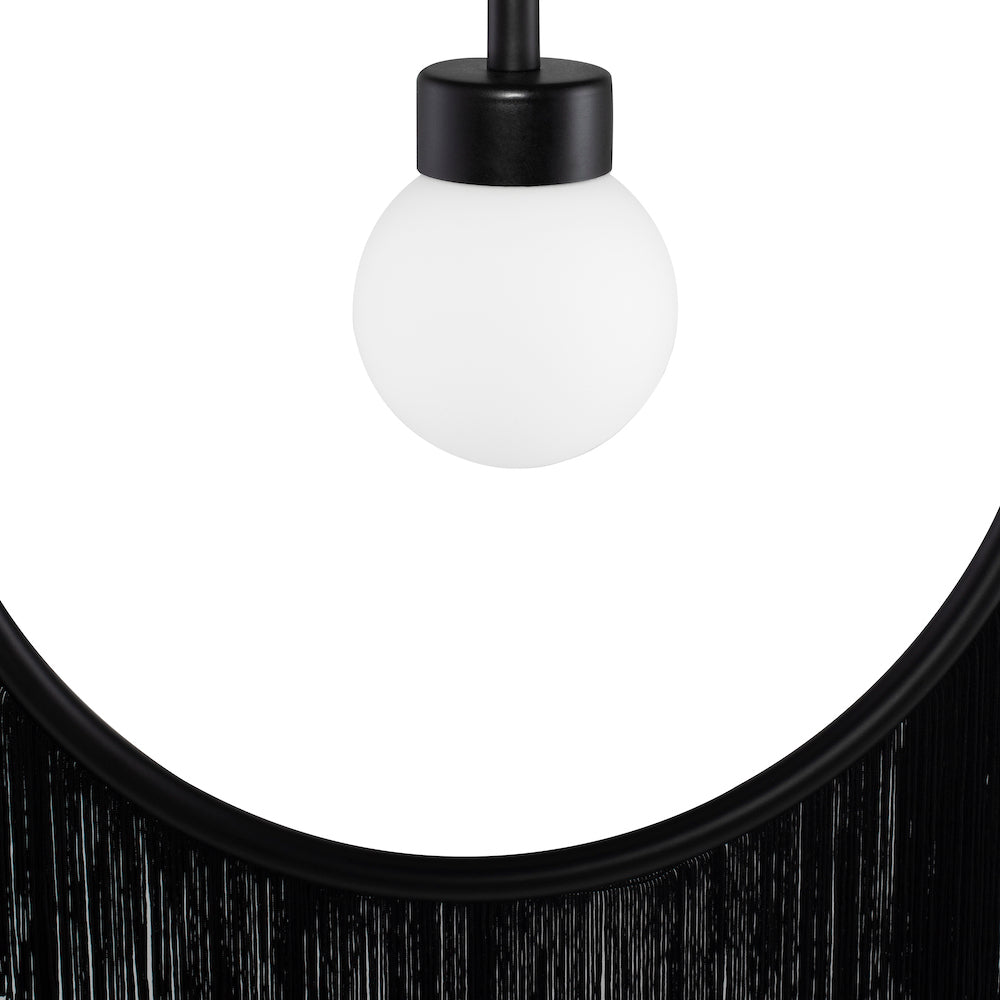 BLANCA, luminaire suspendu noir mat avec une forme ronde dotée de franges noires par Maillé Style (Érik Maillé)