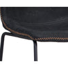 Le tabouret de comptoir Carl en cuir noir antique présente un style confortable Midcentury et a un design compact par Maillé Style (Érik Maillé)