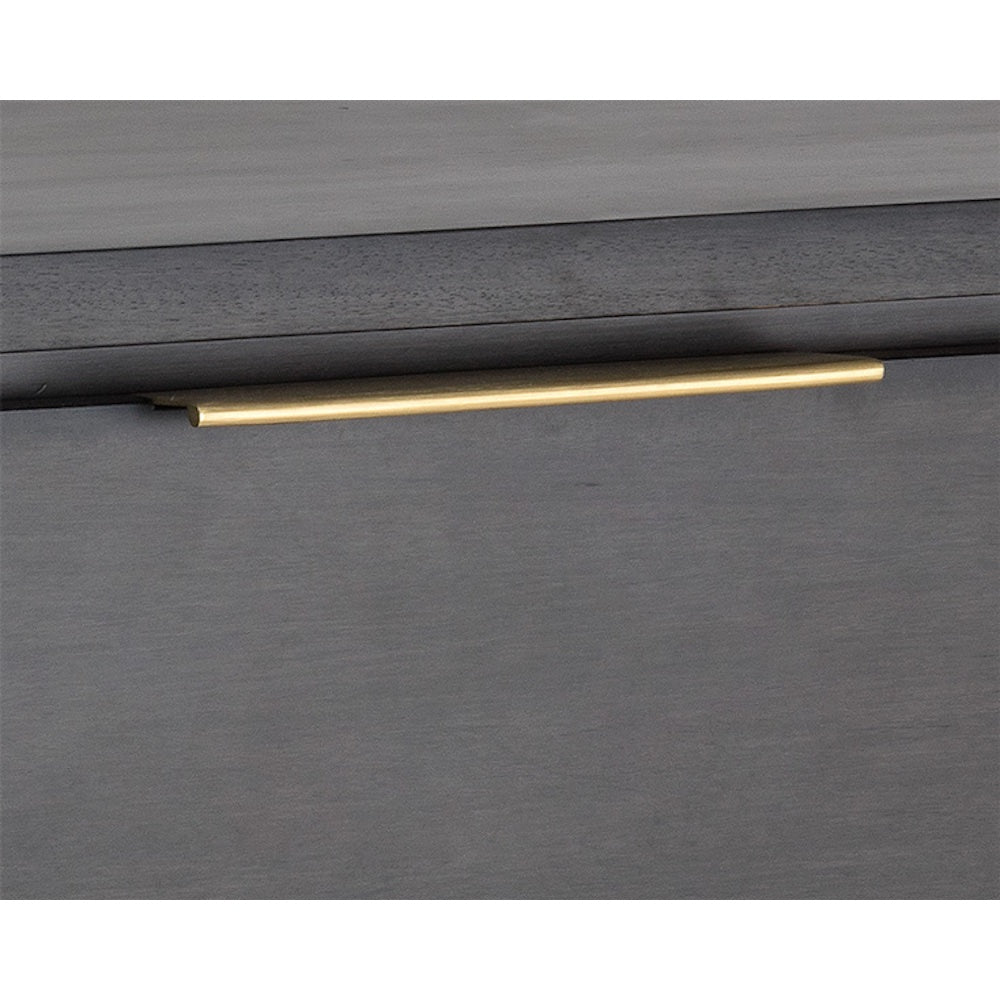 ELMON, table de chevet classique et contemporaine avec son rangement en bois brun-gris, ses deux tiroirs et sa quincaillerie or par Maillé Style (Érik Maillé)