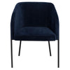 Confortable chaise de salle à manger Estrella avec un design raffiné par son velours bleu et son cadre noir mat par Maillé Style (Érik Maillé)
