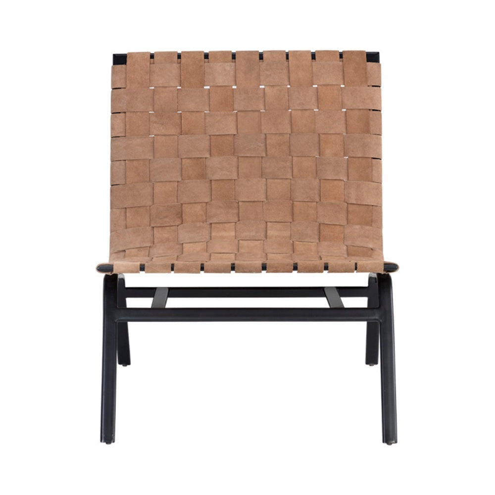La chaise Francis est un fauteuil d'appoint unique avec son cuir brun tressé par Maillé Style (Érik Maillé)