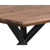 Table de salle à manger Karlo, table au plateau en acacia biseauté et aux pieds croisés en métal noir mat pour un design urbain et élégant par Maillé Style (Érik Maillé)