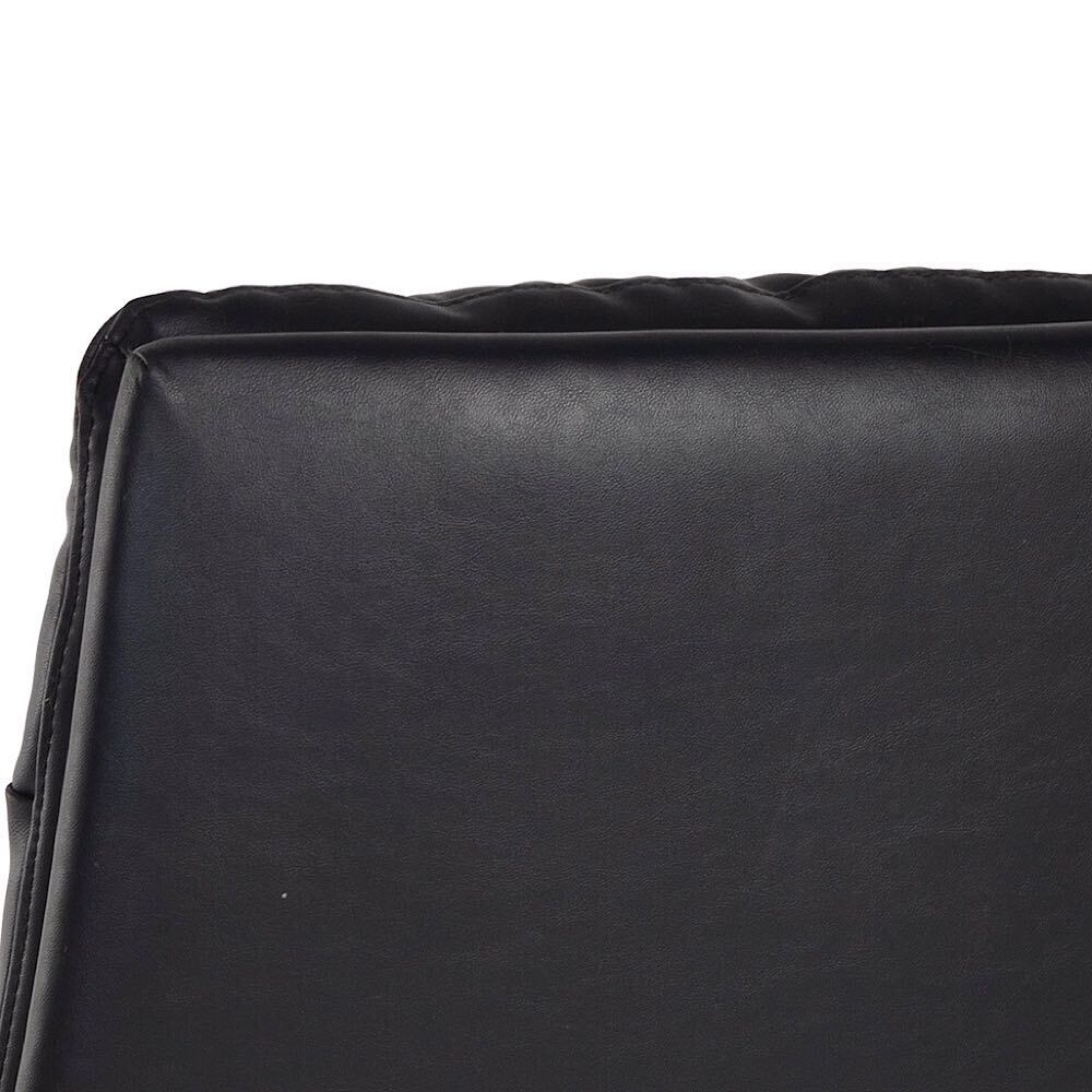 LA CHAISE DE BUREAU - NOIRE - FAUX - CUIR - ROULETTES - LAITON ANTIQUE - CAPITONNÉE - MAILLESTYLE