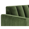 Sofa Marie, canapé en velours vert avec un dossier en capitonnage à canaux et des pieds en bois espresso et embouts en laiton pour un design audacieux et confortable par Maillé Style (Érik Maillé)