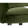 Tabouret de comptoir Monet, assise avec un dossier ouvert en velours vert et pieds de bois à embouts en laiton pour un design élégant, chic et vintage par Maillé Style (Érik Maillé)