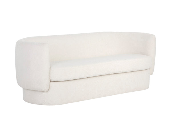 Sofa Valencia, canapé en tissu bouclé blanc tout en courbes pour un design accrocheur et contemporain par Maillé Style (Érik Maillé)